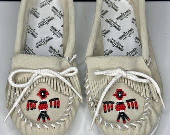 ミネトンカ　Minnetonka deerskin beaded moc Minnetonka Women's Deerskin Beaded Moccasin Champagne 5 M