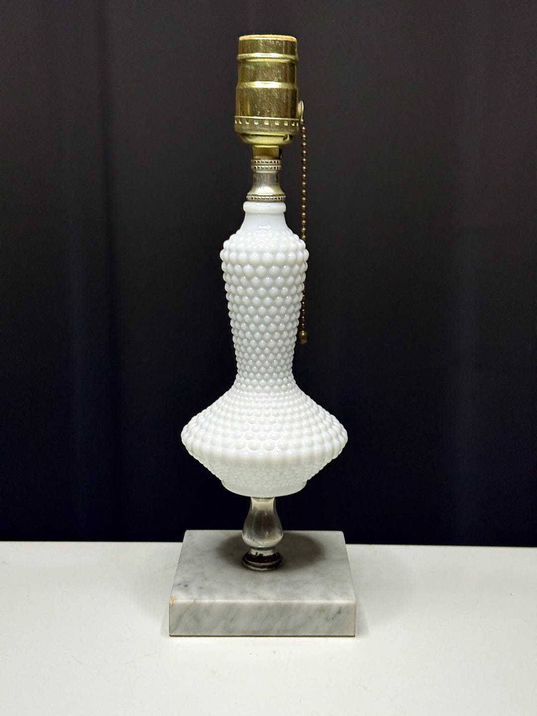 Vintage Hobnail Milk Glass Table Lamp With Marble Base – Elegant Mid ...
