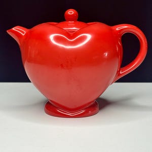 Vintage Heart Shaped Teapot by Midwest Imports – Red Ceramic Valentine’s Teapot – Vintage Kawaii – Cute Heart Teapot
