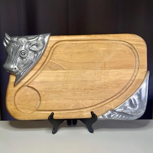 Vintage Bull Cutting Board – Wood and Pewter Style Serving Tray with Cow Head Detail – Rustic Farmhouse Kitchen Decor