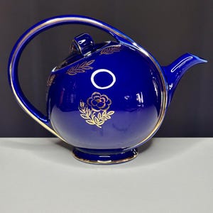 Vintage Hall Teapot – Cobalt Blue with 22K Gold Trim and Floral Design/Vintage Teapot