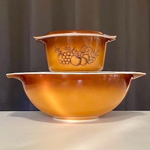 Vintage Pyrex ‘Old Orchard’ Spouted Mixing Bowl and Small Casserole (#444 and #473)