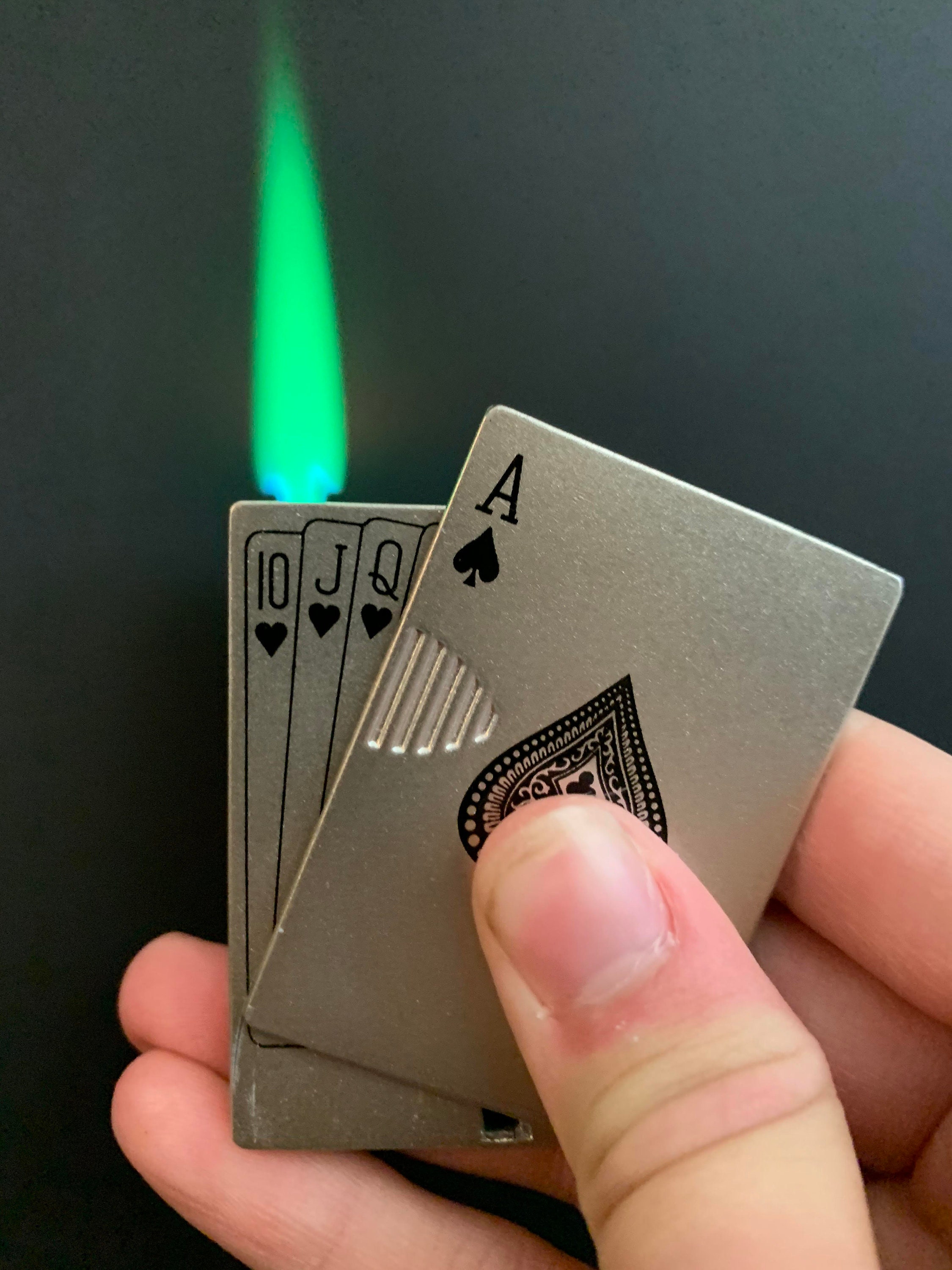 Feuerzeug Gas Luxus Spielkarten LED Geschenk Poker Style Weihnacht  Geburtstag