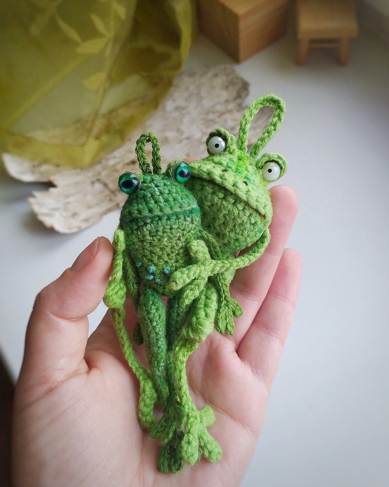 Crochet Frog Pattern, Crochet Amigurumi Animal Doll. Green Frog Crochet