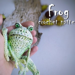 Crochet frog pattern, crochet amigurumi animal doll. Green frog crochet tutorial for keychain or small toy. Gift for girlfriend DIY crafts