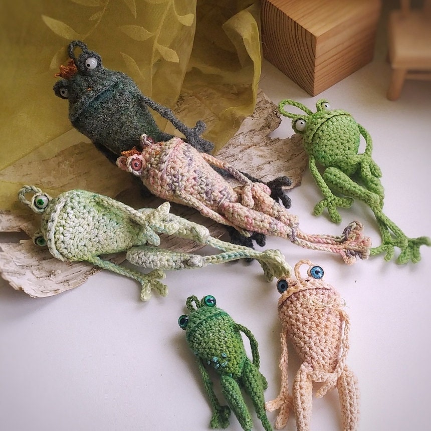 Crochet Frog Pattern, Crochet Amigurumi Animal Doll. Green Frog Crochet