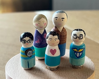 Personajes de madera personalizados a partir de fotos: figuras pintadas a mano