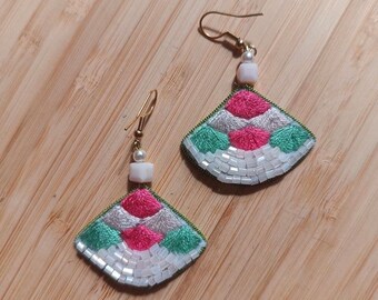 Boucles d&#39;oreilles géométriques | Boucles d&#39;oreilles simples | Boucles d&#39;oreilles pendantes | boucles d&#39;oreilles brodées sur la main