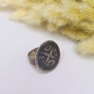 Ancient berber silver ring with niello from southern morocco. Antique berber jewelry