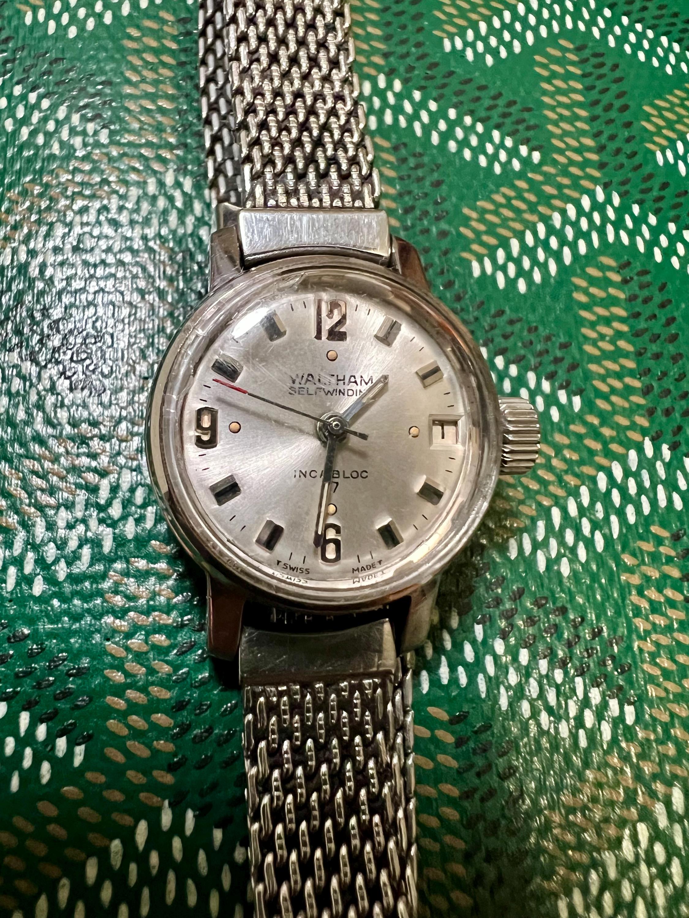 Waltham Self-Winding Incabloc 17 Jewels Vintage Watch Silver Dial Date Window 1970 main image 2