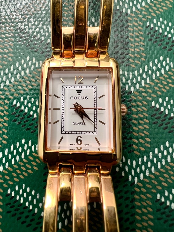 Ladies Focus Gold Vintage Watch Petite Quartz New 