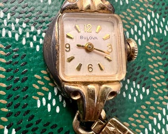 【美品】BULOVA レディース時計　10K ゴールド　ヴィンテージ 腕時計 レディースブローバ マーキス型ヴィンテージウォッチ