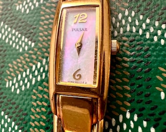 Ladies Pulsar Vintage Gold plated Watch Runs Accurate New Battery Just Replaced Gorgeous Timepiece