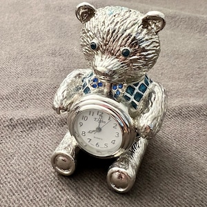 Vintage Elgin Mini Bear Clock Quartz New Battery Original Box and Paperwork Runs Fantastic