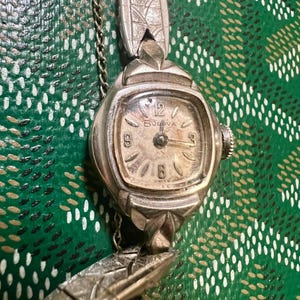 Ladies Bulova Vintage 10K Rolled Gold Plated Watch Estate Jewelry piece Runs Excellent Absolutely Beautiful from 1961