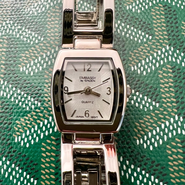 Ladies Vintage Embassy by Gruen Watch Silver tone Runs Fantastic New Battery Heirloom Estate Jewelry