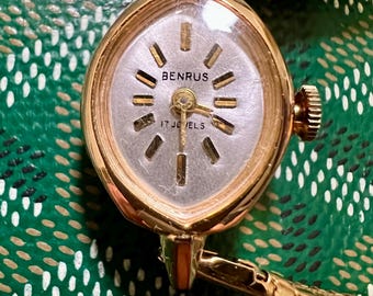 Ladies Benrus Vintage Gold Plated Watch Estate Jewelry piece Runs Excellent Absolutely Beautiful