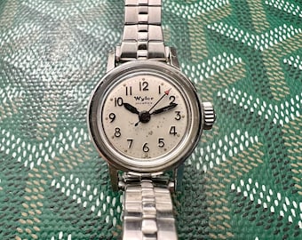 Wyler Ladies Incaflex Watch Runs Fabulous. Original Box and 
