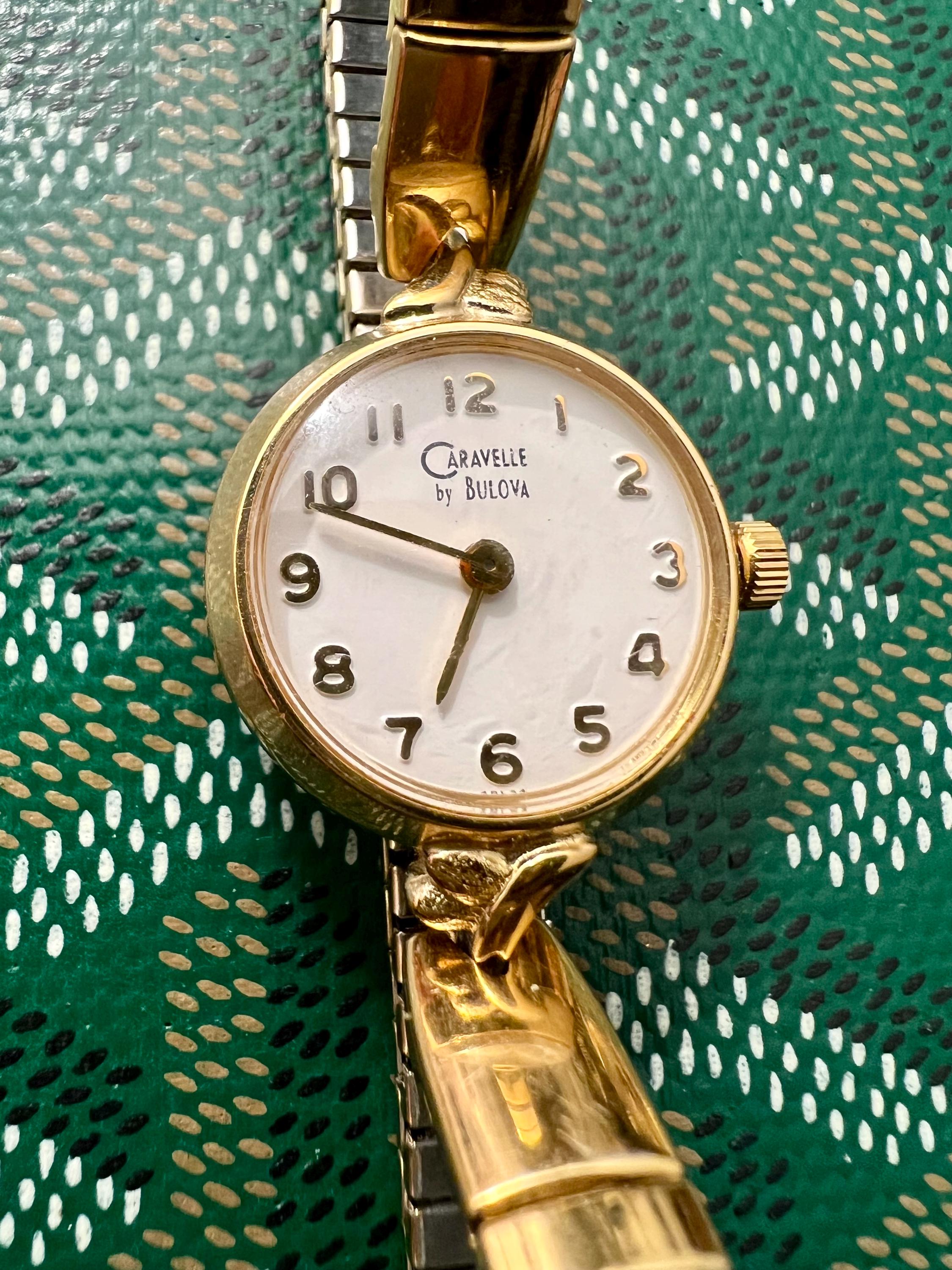 Reloj de cuarzo vintage para mujer Caravelle de Bulova, batería