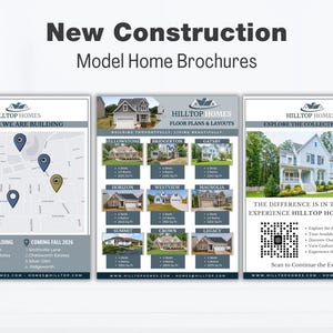 以下が含まれることがあります： 新築モデルハウスのパンフレット。パンフレットには、地図、間取り図、家のデザインが掲載されています。「Hilltop Homes」と「コレクションをオンラインで探索」というテキストが含まれています。