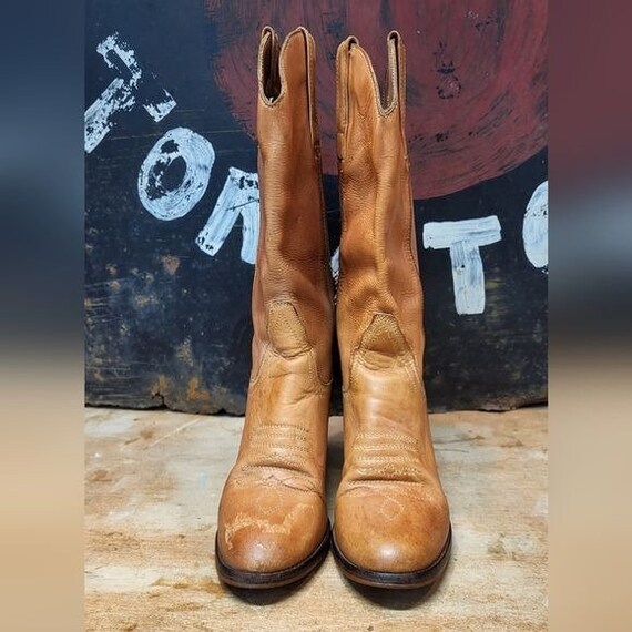 Vintage Woman's Tan Leather Western Boots Size 7.5 - image 4