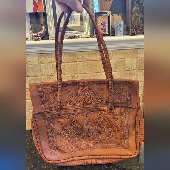 Beautiful Vintage Tan Leather Embossed/ Tooled Le… - image 1