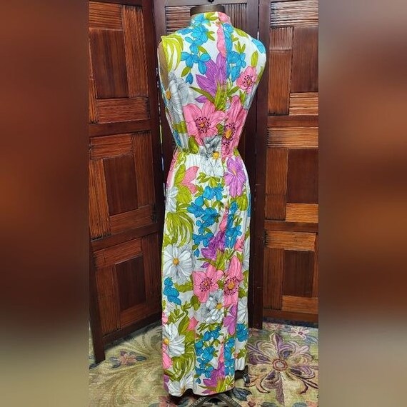 Beautiful Vintage Women's Vibrant Floral Maxi Gar… - image 10