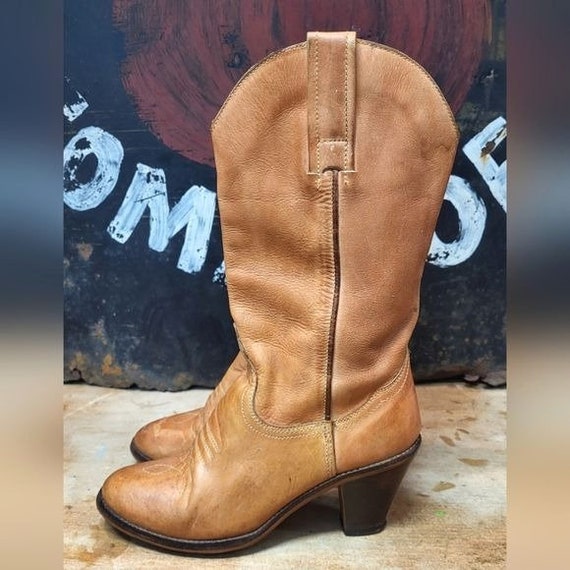 Vintage Woman's Tan Leather Western Boots Size 7.5 - image 1