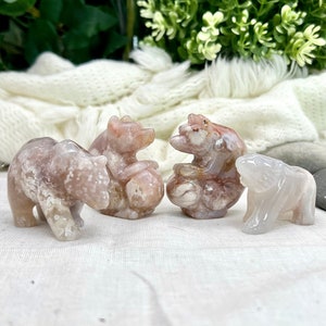 Flower agate bears, crystal animal home decor, pink decor, spirit animal, Cute animal stone carving, Gift, metaphysical healing