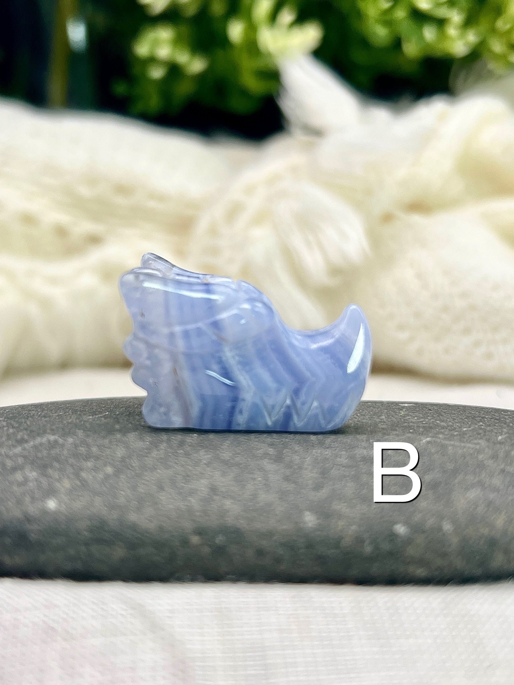 Blue Lace Dragon Heads, Mini Agate Crystals, Mythical Animal  display picture 3