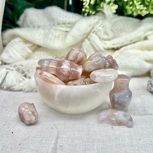 Bulk lot of 21 Mini flower agate carvings, pocket crystal, crystal animal carving, miniature crystal pink decor, wholesale bundle