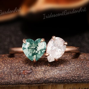 Anillo de ágata de musgo verde natural en forma de corazón Anillo de compromiso de moissanita de pera de oro único Anillo de boda de dos piedras Regalo personalizado para ella imagen 1