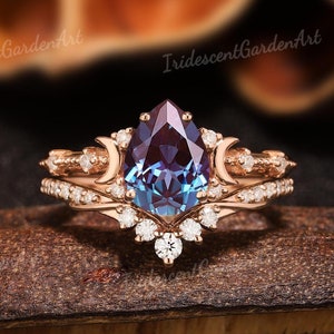 Vintage Alexandrite Engagement Ring Set Moon Dasign Moissanite Wedding Ring Set June Birthstone Alexandrite Rings for Women Valentines Gift