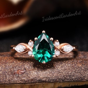 Unique Emerald Engagement Ring Moissanite Cluster Wedding Ring Unique Rings for Women Green May Birthstone Ring Anniversary Gift for Her
