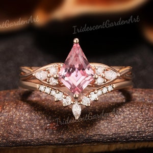 Kite Shaped Peach Pink Sapphire Engagement Ring Set Rose Gold Moissanite Wedding Ring Set Padparadscha Ring Promise Anniversary Gift for Her