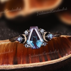 Coffin Shaped Alexandrite Engagement Ring Black Gold Moon Ring Unique Gothic Alexandrite Rings for Women Birthstone Christmas Gifts for Her