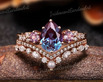 Unique Pear Alexandrite Engagement Ring Set Gold Moissanite Cluster Wedding Rings for Women Art Deco Ring Handmade Anniversary Gift for Her