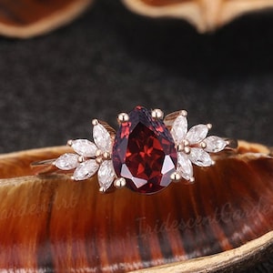 Unique Garnet Engagement Rings Rose Gold Red Gemstone Wedding Ring January Birthstone Jewelry Ring Moissanite Cluster Wings Rings For Women
