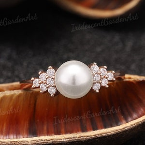 Vintage Akoya Pearl Engagement Ring Moissanite Cluster Wedding Ring Rose Gold Pearl Rings for Women Unique Promise Anniversary Bridal Ring