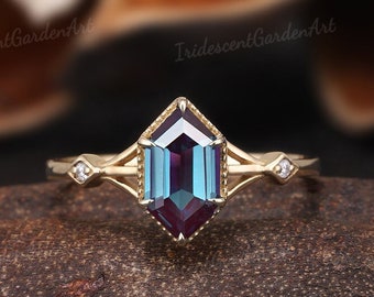 Unique Elongated Hexagon Alexandrite Engagement Rings Vintage Moissanite Yellow Gold Wedding Ring Color Change Ring Promise Rings For Women