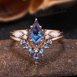 Kite Alexandrite Engagement Ring Set Unique Alexandrite Ring Rose Gold Moissanite Wedding Rings for Women Purple Gem June Birthstone Ring