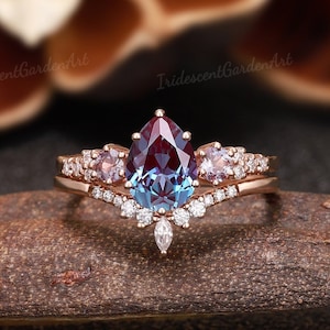 Vintage Alexandrite Engagement Ring Set Unique Moissanite Wedding Rings For Women Curved Wedding Band Color Changing June Birthstone Ring