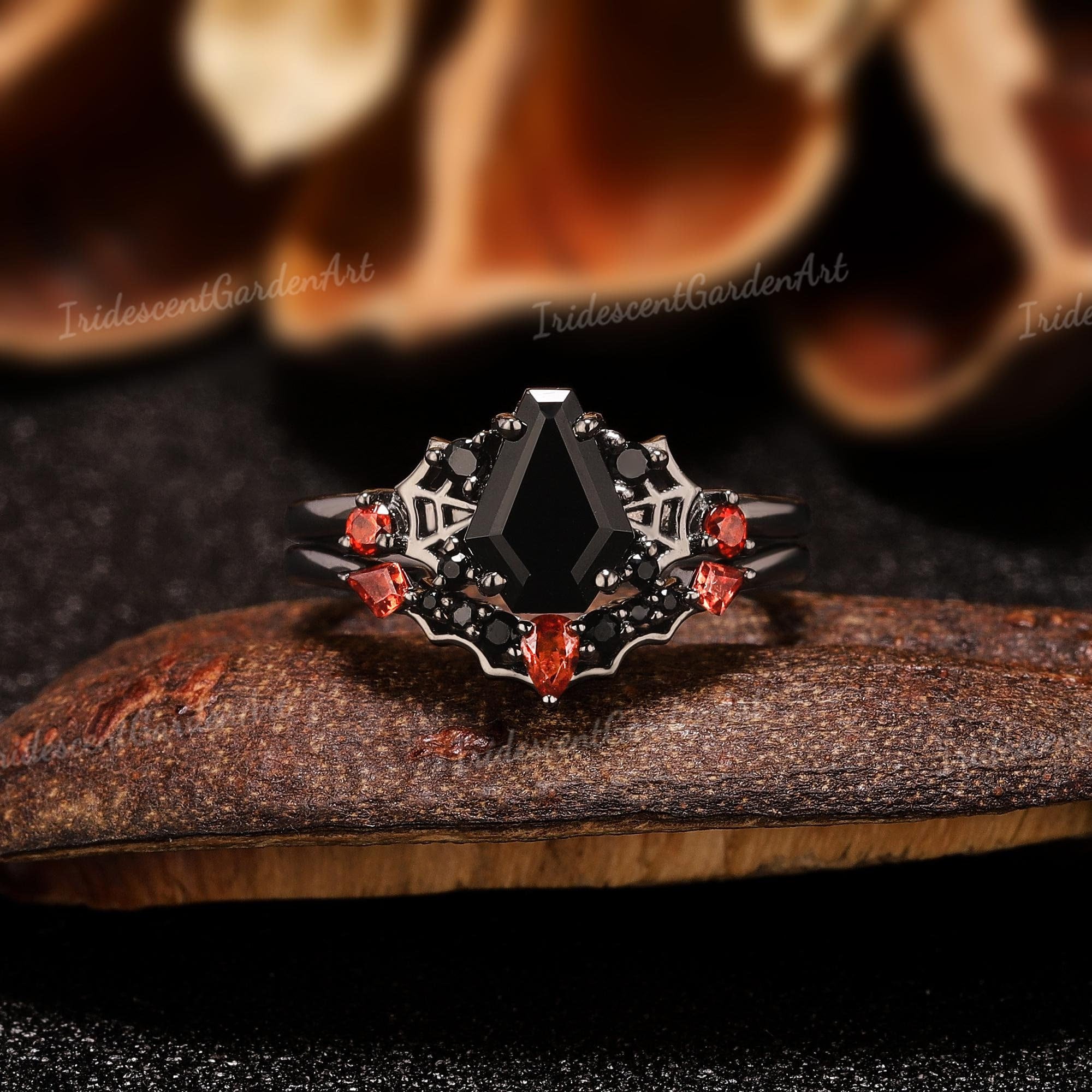 アスティエ　クリスマスオーナメント　ENGAGEMENT RING BLACK Spider Web Coffin Black Onyx Gothic Engagement Ring Set Black Gold