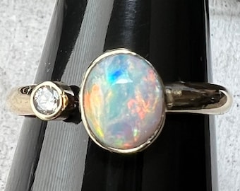 Australian Opal and Diamond 14K Gold Ring. 14K Lightning Ridge Opal Ring
