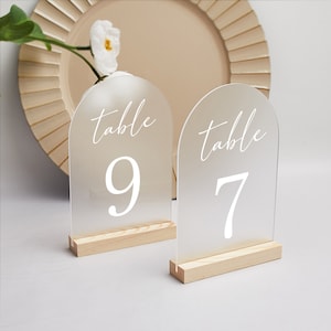 Numeri da tavolo per matrimonio, Numeri da tavolo per matrimoni, Numeri da tavolo in acrilico satinato, Decorazioni per ricevimenti di nozze personalizzate, Insegne nuziali, Decorazioni per feste immagine 4