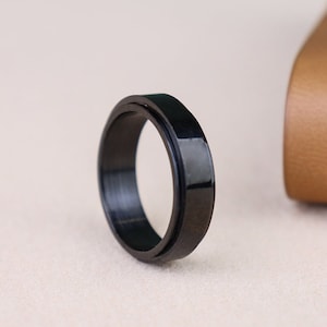 Op maat gegraveerde 6 mm zwart/zilveren stalen spinnerring, unisex ring, roestvrijstalen ring, spinnerring, aangepaste gegraveerde ring, cadeau voor haar hem