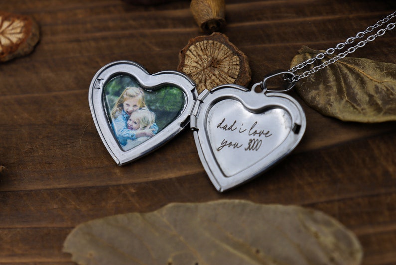 Vintage hart medaillon HALSKETTING met gravure, aangepaste gegraveerde medaillon foto/foto ketting, Moederdag cadeau voor moeder/oma/vrouw Silver