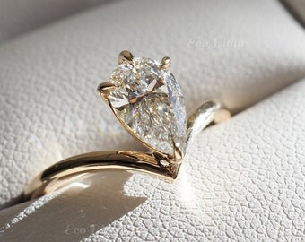 Anello di fidanzamento a tiara, anello con diamante di laboratorio a forma di pera da 1,50 ct, fede nuziale in stile Chevron, anello curvo a forma di V, regalo di anniversario per lei