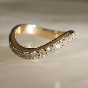 Lab Grown Diamond Curved Wedding Band, V Shape Chevron Tiara Crown Ring, Vintage Royal Curve Band, Round Cut CVD Diamond Gift for Women