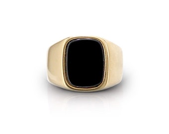 Men's ring with black stone in stainless steel